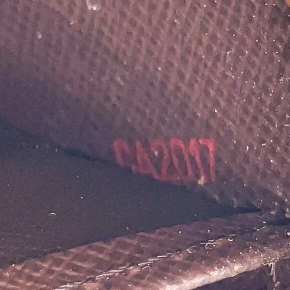 Louis Vuitton Vintage Damier Ebene Compact Sarah Wallet W/Box Zip Around - Picture 10 of 16